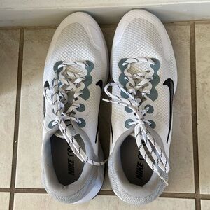 Nike running shoes DC8185-100